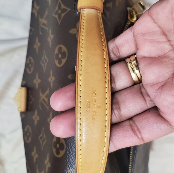 Authentic LV pochette metis, no scratch looks good as new. - Picture 4 of 11